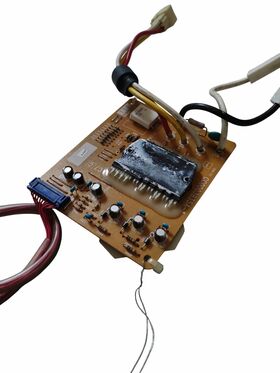 Carte électronique clim Hitachi RAS-2HVRN2